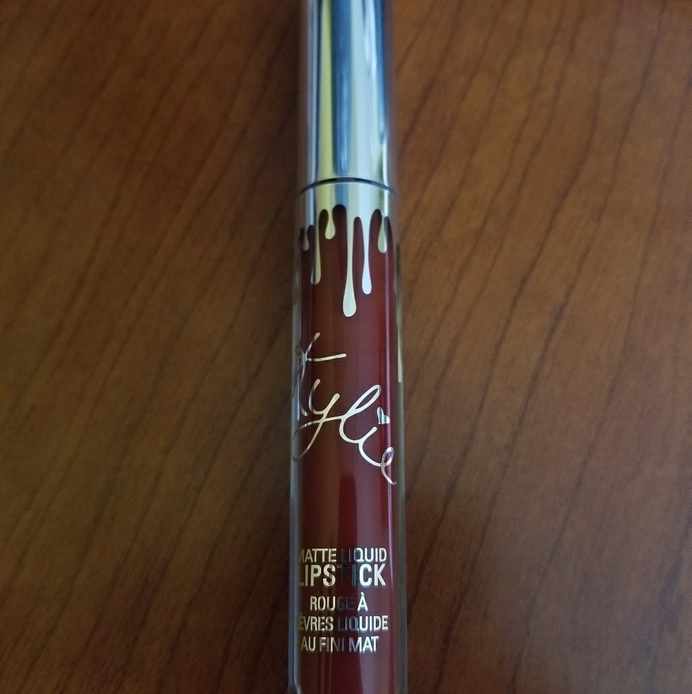 Kylie Jenner Matte Liquid Lipstick Merry